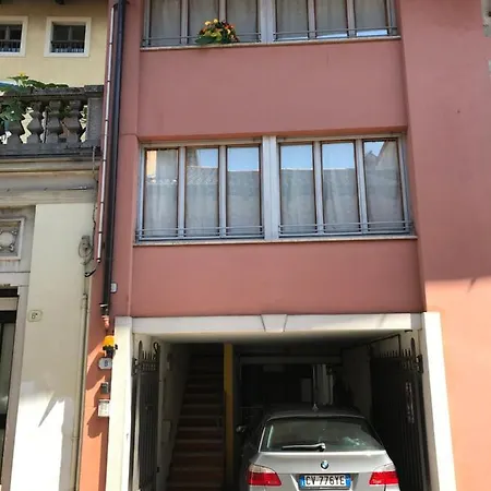 Che Piacere! In Centro Col Posto Auto Appartement