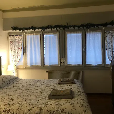 Apartament Che Piacere! In Centro Col Posto Auto *