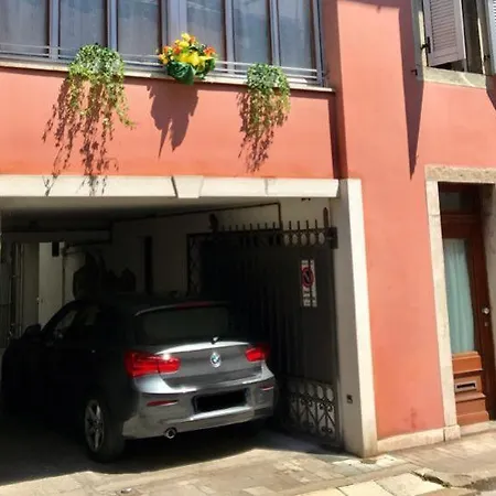 Che Piacere! In Centro Col Posto Auto * Udine
